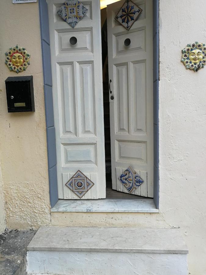 Casa Vacanze Il Girasole Caltagirone Luaran gambar