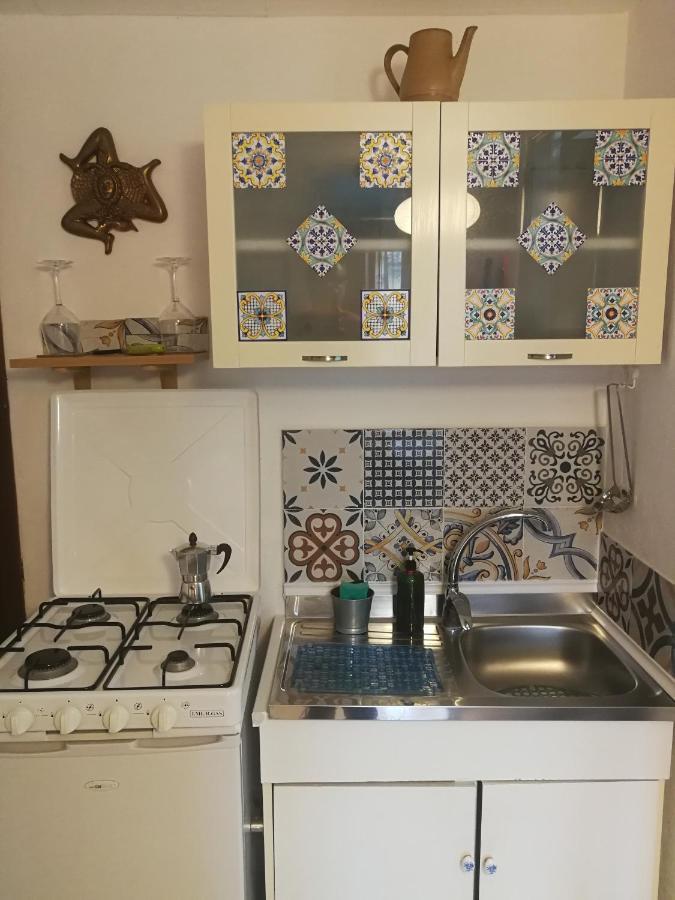 Casa Vacanze Il Girasole Caltagirone Luaran gambar