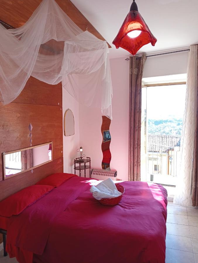 Casa Vacanze Il Girasole Caltagirone Luaran gambar